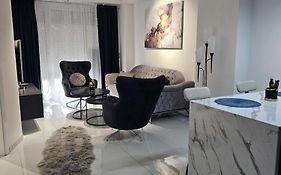 Damast Lux Apartments 20